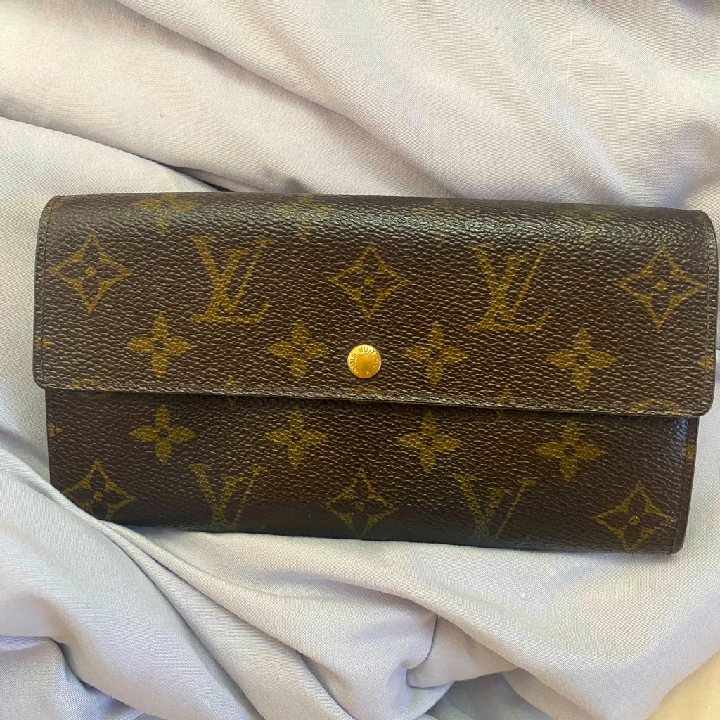 100% Authentic Sarah Louis Vuitton Wallet Converted To Wallet On A Chain